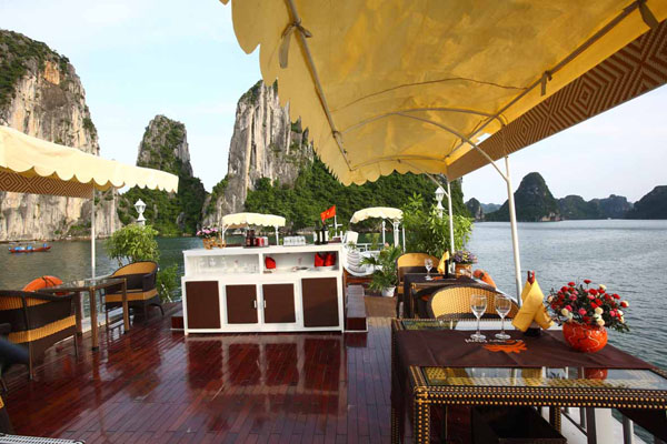 halong bay boat tours pelican cruise 7