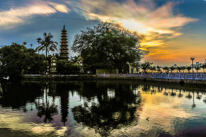 hanoi attractions - tran quoc pagoda