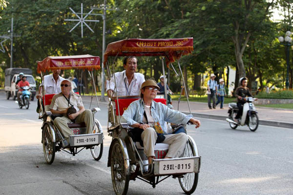 travel hanoi cyclo tour