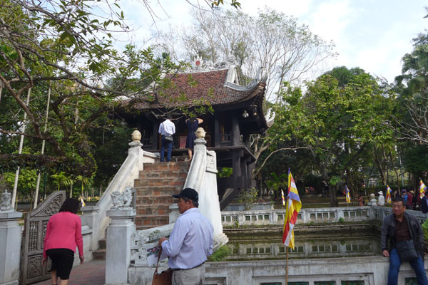 travel hanoi hoan kiem lake 1