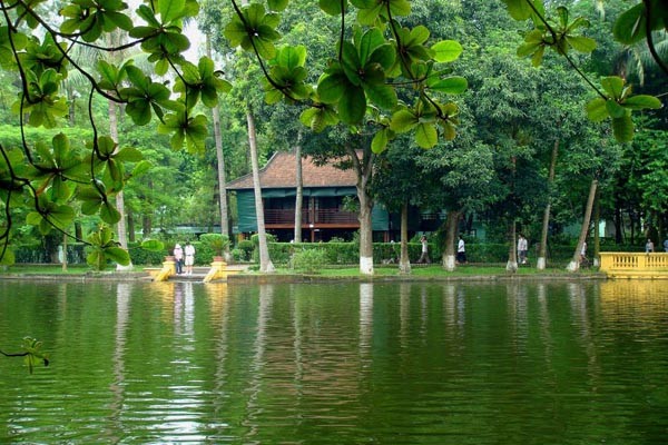 travel hanoi uncle ho house on stilt