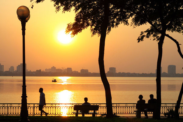 travel hanoi west lake