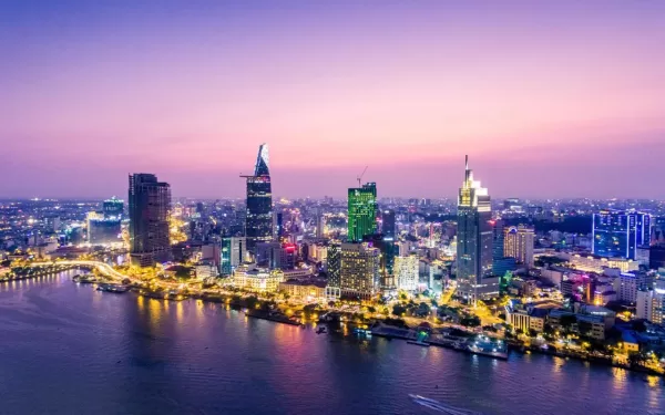Saigon Evening Tour With Water Puppetry & Dinner Cruise