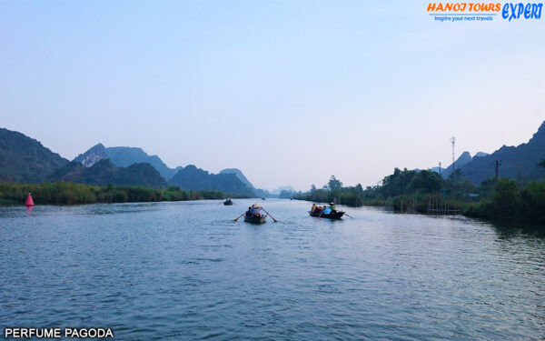 A day trip to perfume pagoda